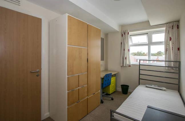 Ensuite student room, 155 p/w, bills included Main Photo