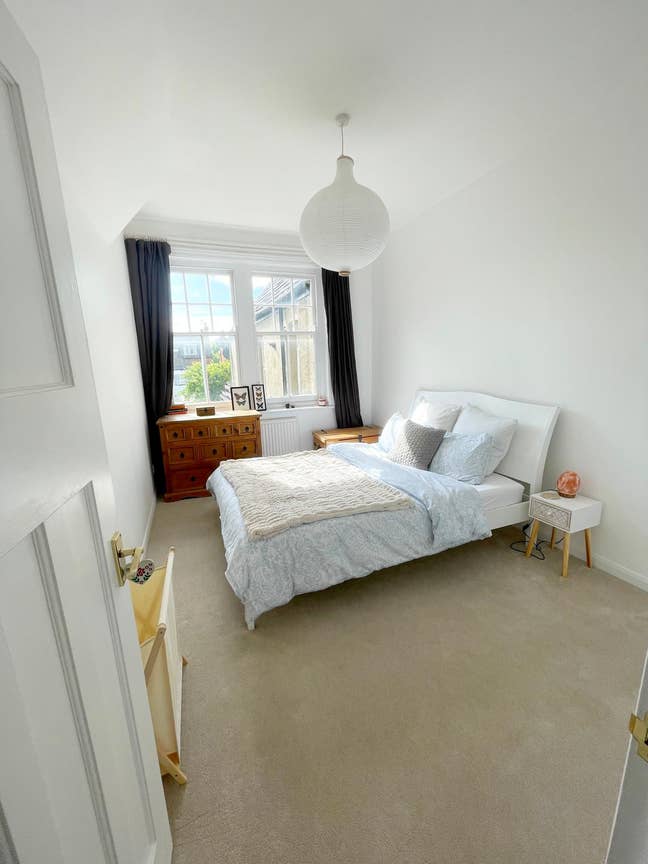 Light Spacious Southend Apartment by the Seaside Main Photo