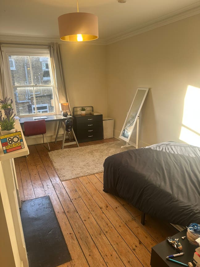 Spacious room in popular Nunhead location Main Photo