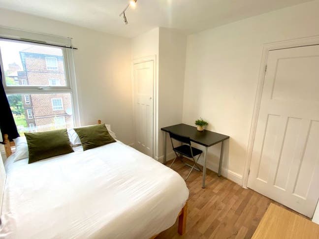 🥇Zone 1 ** Summer Deal **Old Street** December Main Photo