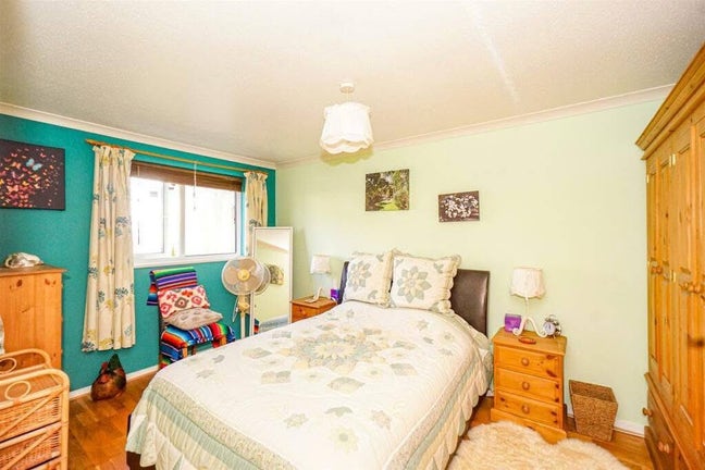 A double bedroom available to rent Main Photo