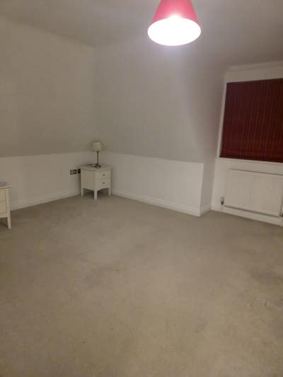 Double Room with ensuie in a 3 bedroom Flat share. Main Photo