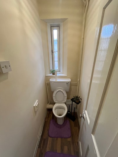 Room to let 5 min walk from burgess park Main Photo