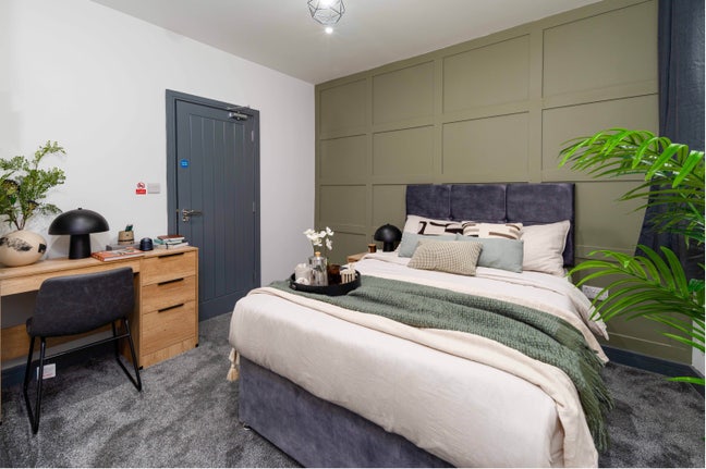 Brand New Double En-Suite Room | Bury | Bills Inc! Main Photo