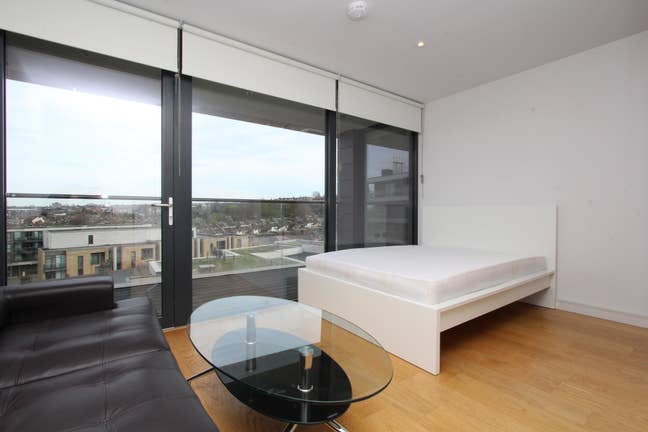 3 Rooms Avl Now - Minutes from North Greenwick Main Photo