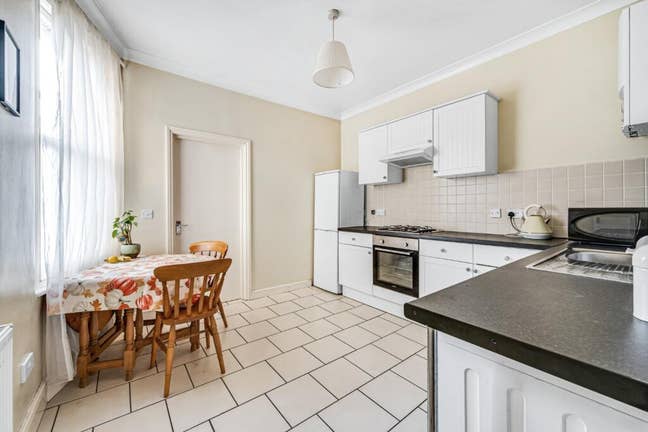 Lovely 2 bed flat in Fulham with no deposit! Main Photo