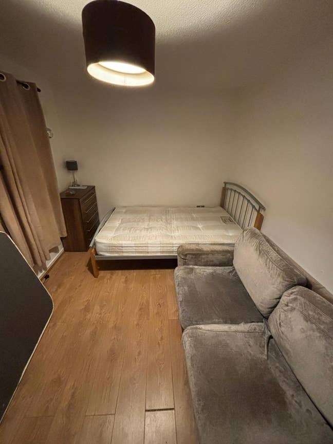 Double Room in E15 – Couples Welcome  Main Photo