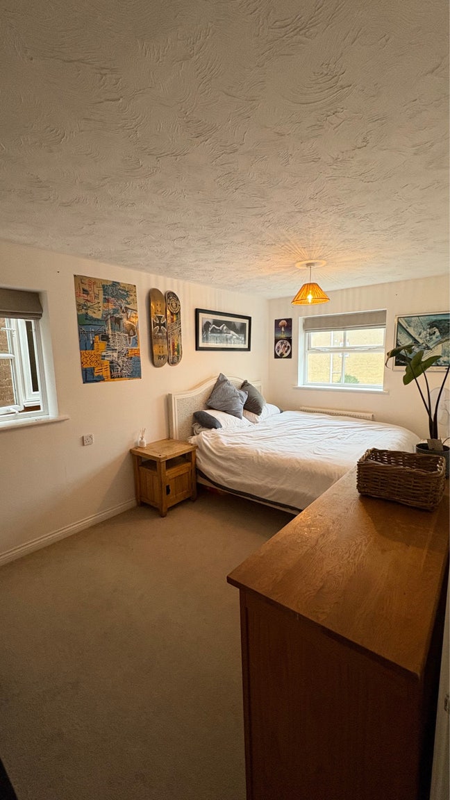 Super king room available, fully furnished  Main Photo