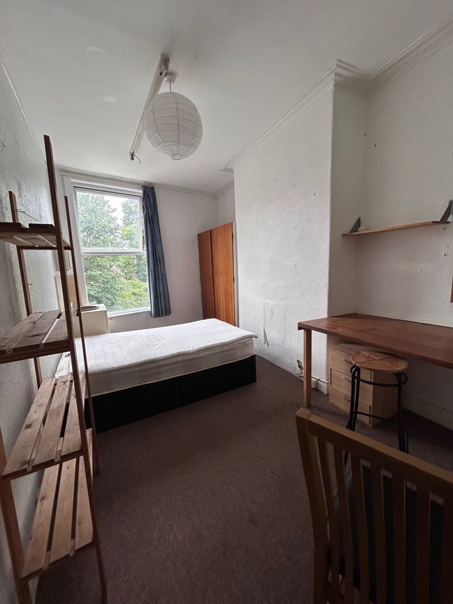 Tenancy takeover in prime location in Hyde park!  Main Photo