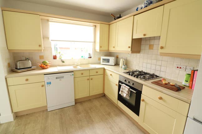 ⭐🏡 Great DOUBLE Room in Friendly Househare  Main Photo