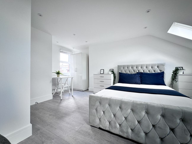 Spacious Modern Double Room in *NW10 Main Photo