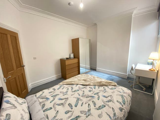 Lovely double room, friendly houseshare, bills inc Main Photo