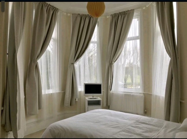 Huge Flat, 2 Mins Station, Golf Views / Wfh Heaven Main Photo