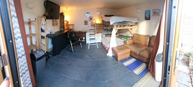 Cozy warm and secluded garden cabin Main Photo