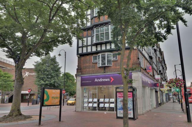 LARGE double bedroom (furnished) Main Photo