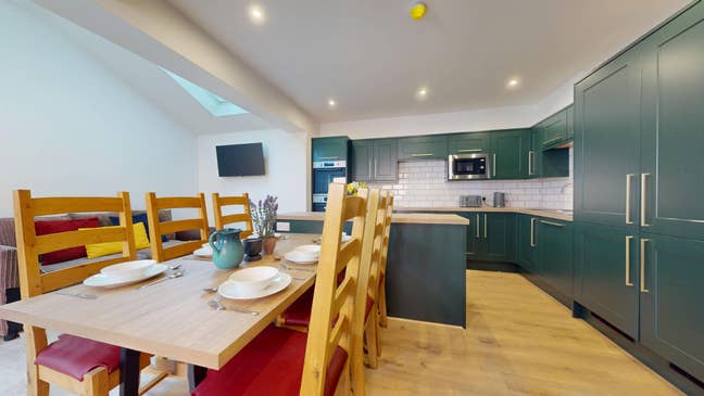 Modern 6 Bed House Share  Main Photo