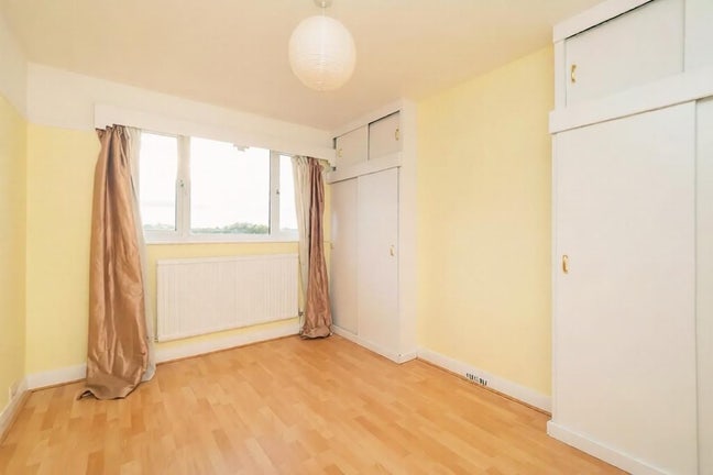 Double room in Morden  Main Photo