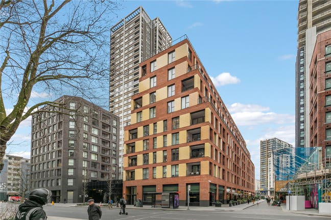 Double w/ Private Balcony | Female 3Bed Flat | E&C Main Photo