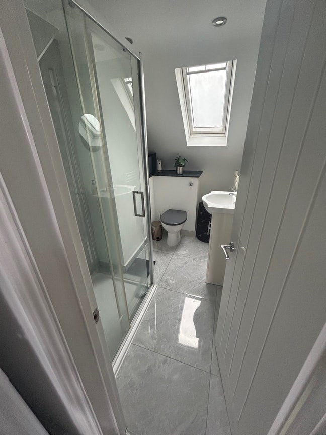 Top floor flat Main Photo