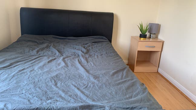Spacious & Cosy double Room for Rent UB10 9BU Main Photo