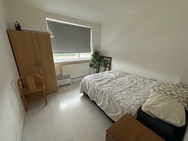Spacious and Cosy Double Rooms - NW7 Main Photo