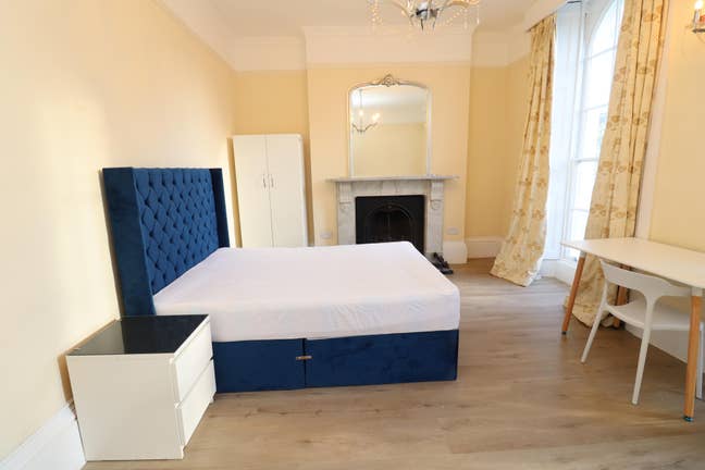 Rooms in a New House Just Refurbished | Bow Road!  Main Photo