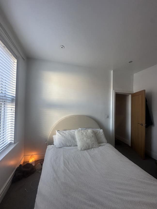 Room for rent  Main Photo