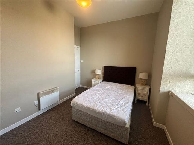 Attractive room, 2 Bed Flat near Centre/Stobswell Main Photo