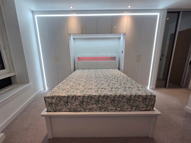 PG~1 double room/Single Bed~Veg Food included~£130 Main Photo