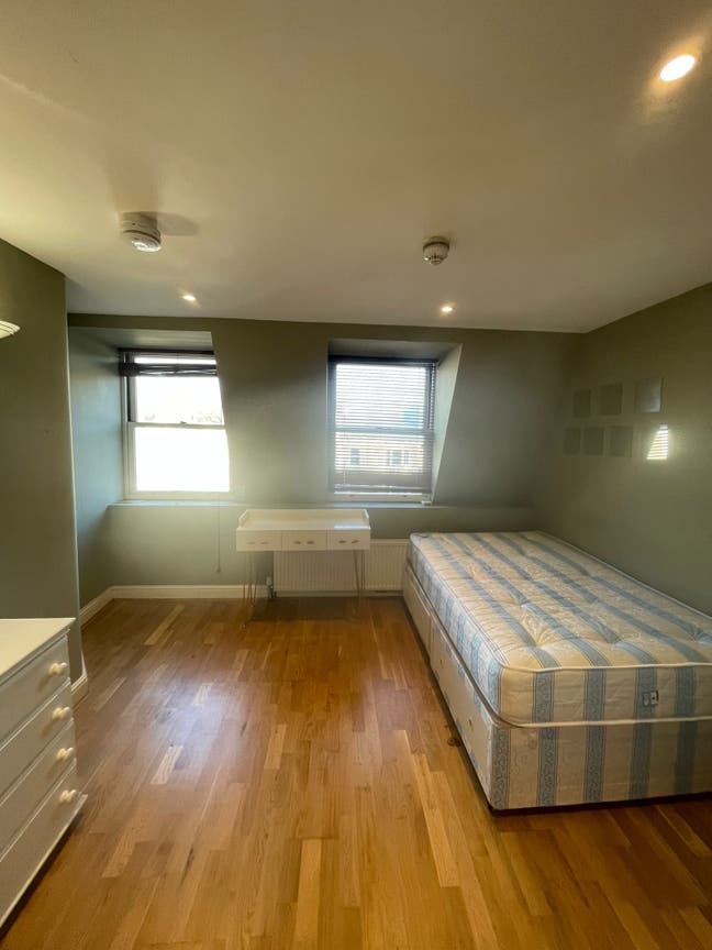 Self-contained studio 49 Elsham Road  Main Photo