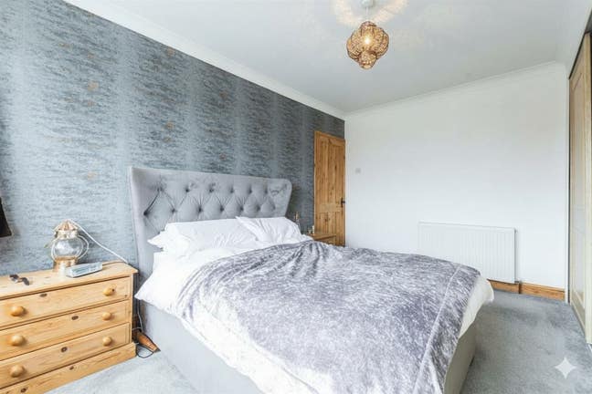 Double Bedroom in Lovely Home ~5 min to Hospital! Main Photo