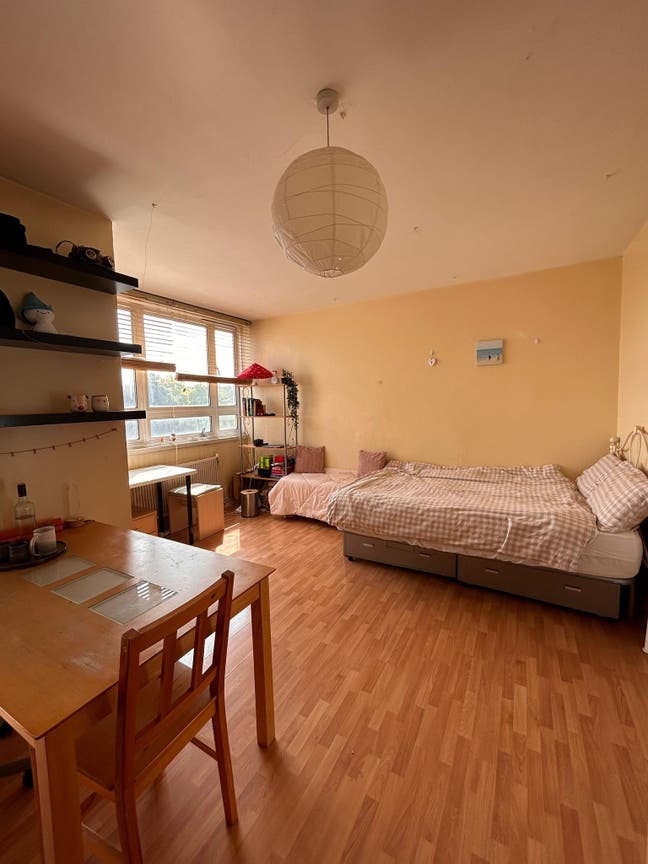 Huge Double Room with Own Balcony in Camberwell Main Photo