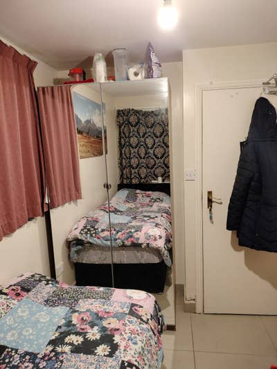 Single Room In Homely House Main Photo