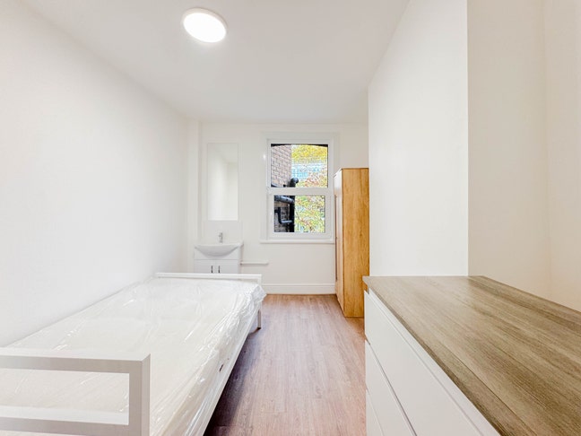 "Includes all bills" very nice double room in NW5 Main Photo