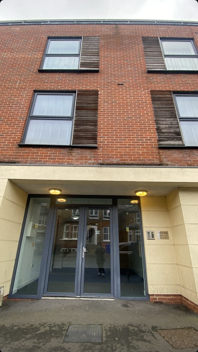 Double Bedroom by Station & Town Centre Main Photo