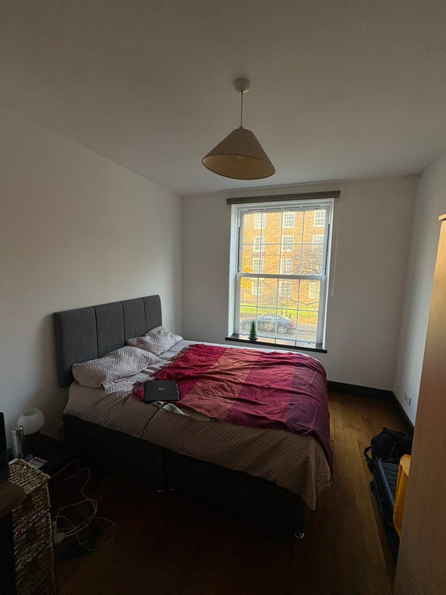 Large double bedroom with private bathroom  Main Photo