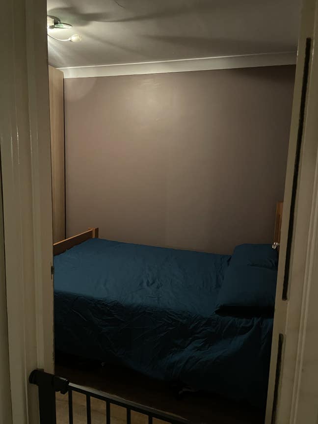 Double bedroom for rent on highcliffe highstreet  Main Photo