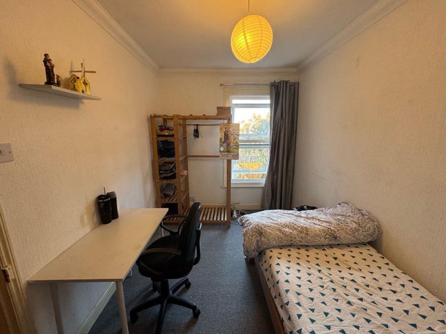 Single room for rent Main Photo
