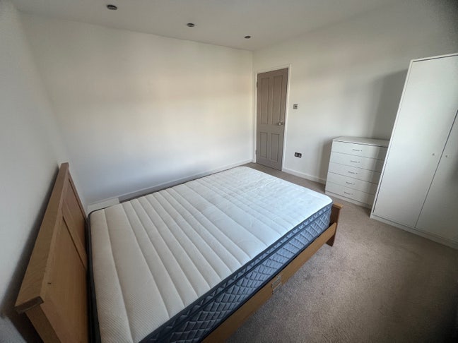 Large Double Room, Gillingham Main Photo
