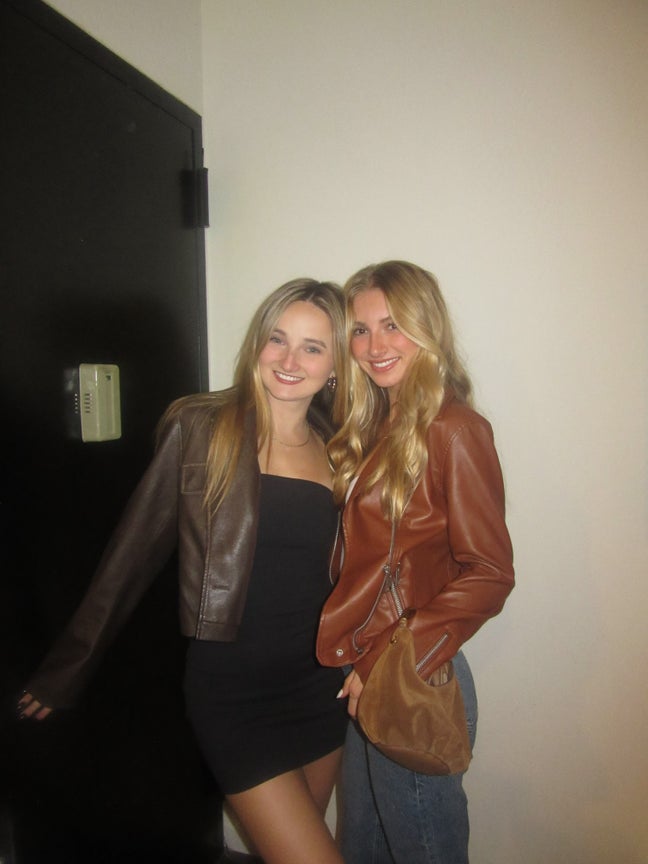 22/23 y/o post-grads looking for flat-share Main Photo