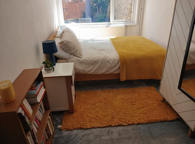 Double room with own entrance and private bathroom Main Photo