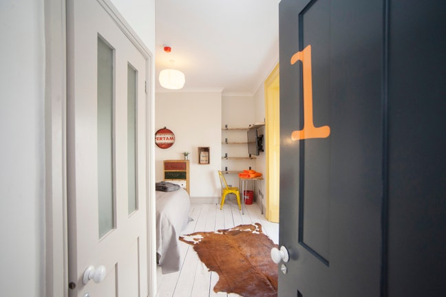 Fabulous ensuite rooms. Cool. Quirky. Stylish. Main Photo