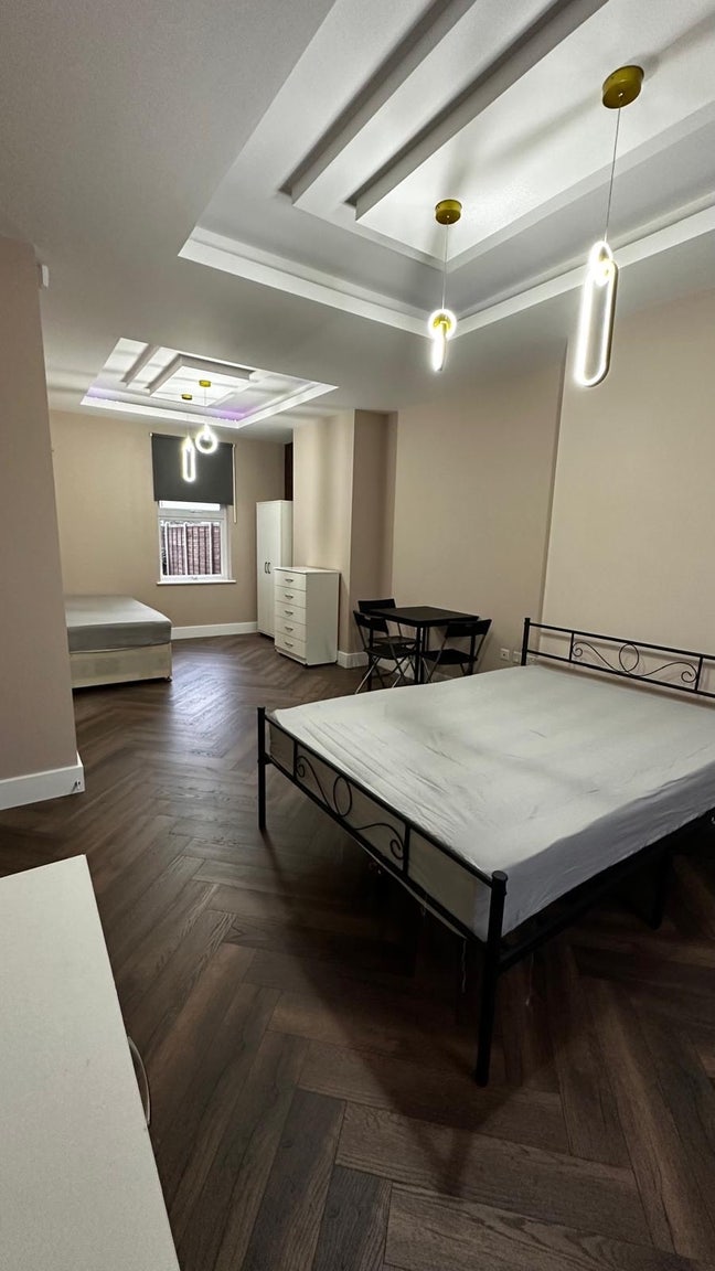 🏡Massive Double Room to Let in - Kensal Green  Main Photo