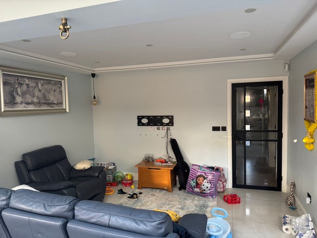 Spacious single room for rent  Main Photo