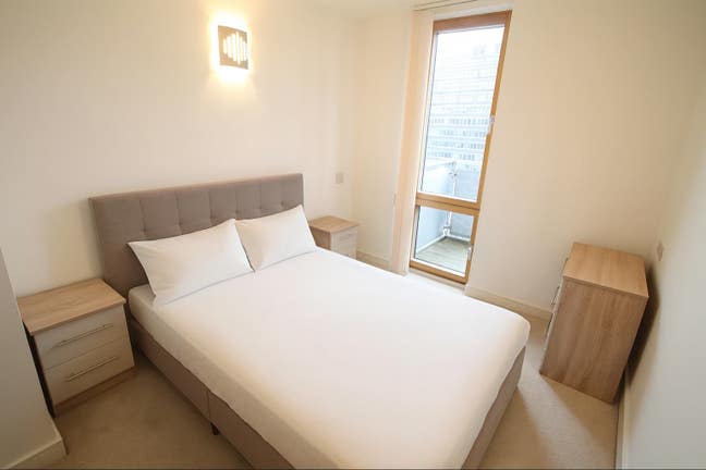 Double bedroom with private bathroom Main Photo