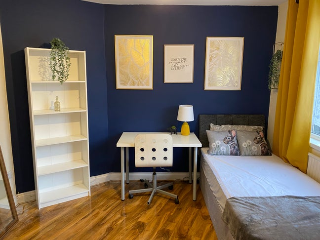 Good Size Double Room Main Photo