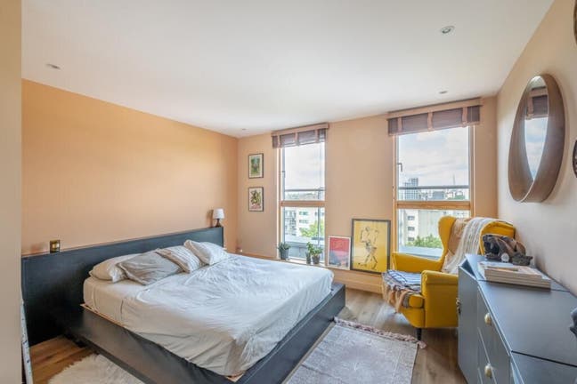 Beautiful fully furnished double bedroom  Main Photo