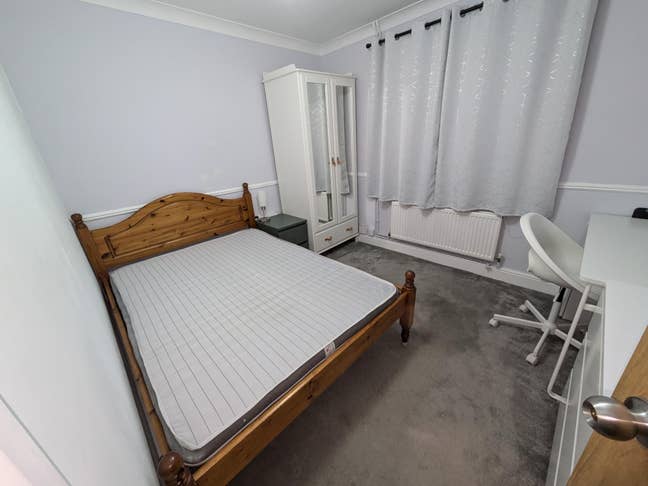 Room with grand piano in house near Eaton Park Main Photo