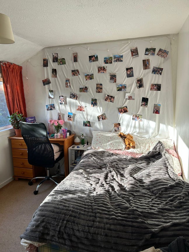 1 room in 4 bed house for rent in high Kingstown Main Photo