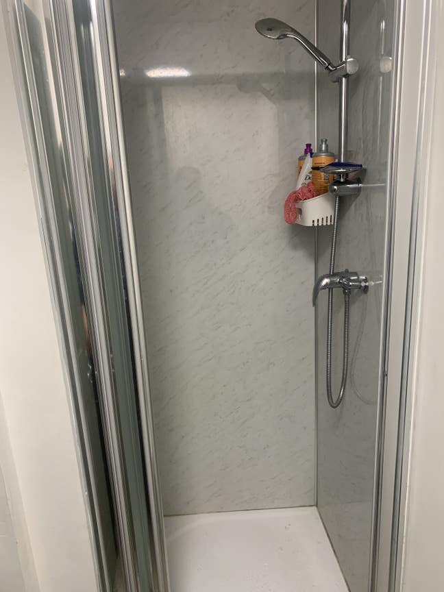 1 bedroom studio flat next to university  Main Photo